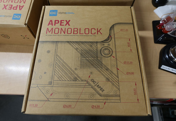 �I���I�X�y�b�N�ɓ��ׂ����uApex Monoblock�v�V���[�Y