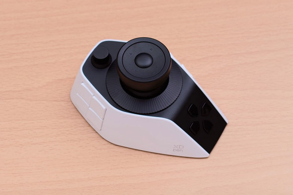 XPPen�̍���f�o�C�X�uPilot Pro �ҏW�R���\�[���v
