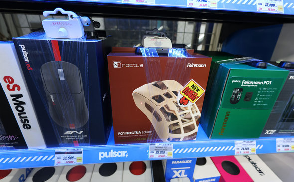 TSUKUMO eX.�ɕ��񂾁uFeinmann F01 Noctua Edition�v�̃{�b�N�X