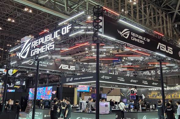 ASUS ROG�u�[�X