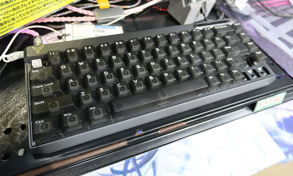 FS68 Magnetic Gaming Keyboard �u���b�N