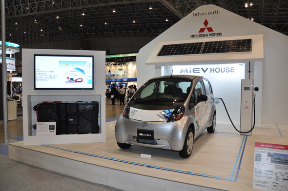 電気自動車と再利用蓄電池を組み合わせたV2Hシステム：電気自動車