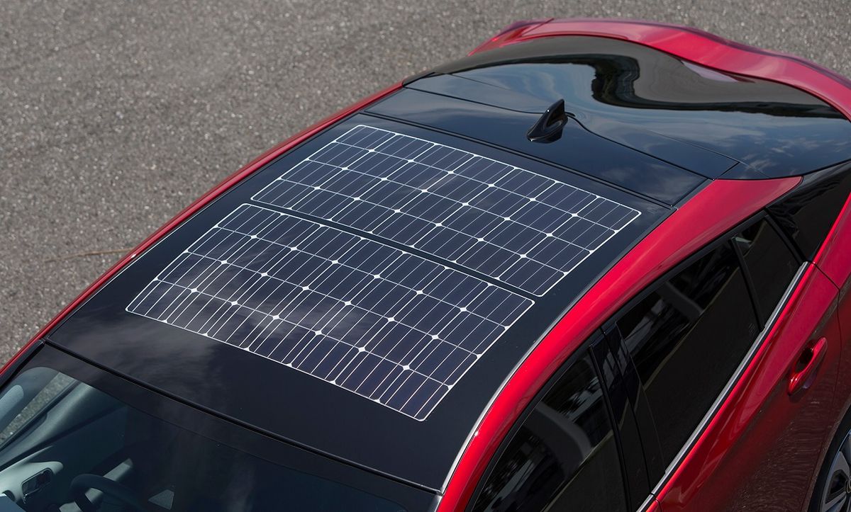 太陽光発電で1日に最長6キロ走る 環境性能を追求した プリウスphv 電気自動車 1 2 ページ スマートジャパン