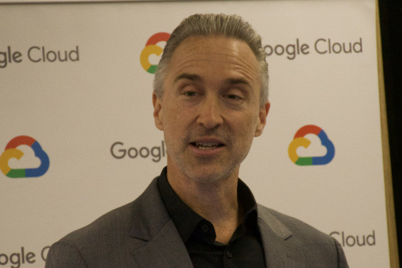 Google Cloud �Q�[�� �C���_�X�g���[ �O���[�o�� �f�B���N�^�[ �W���b�N�E�r���[�U�[��